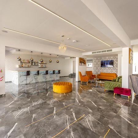 Milea Hotel Ayia Napa Bagian luar foto