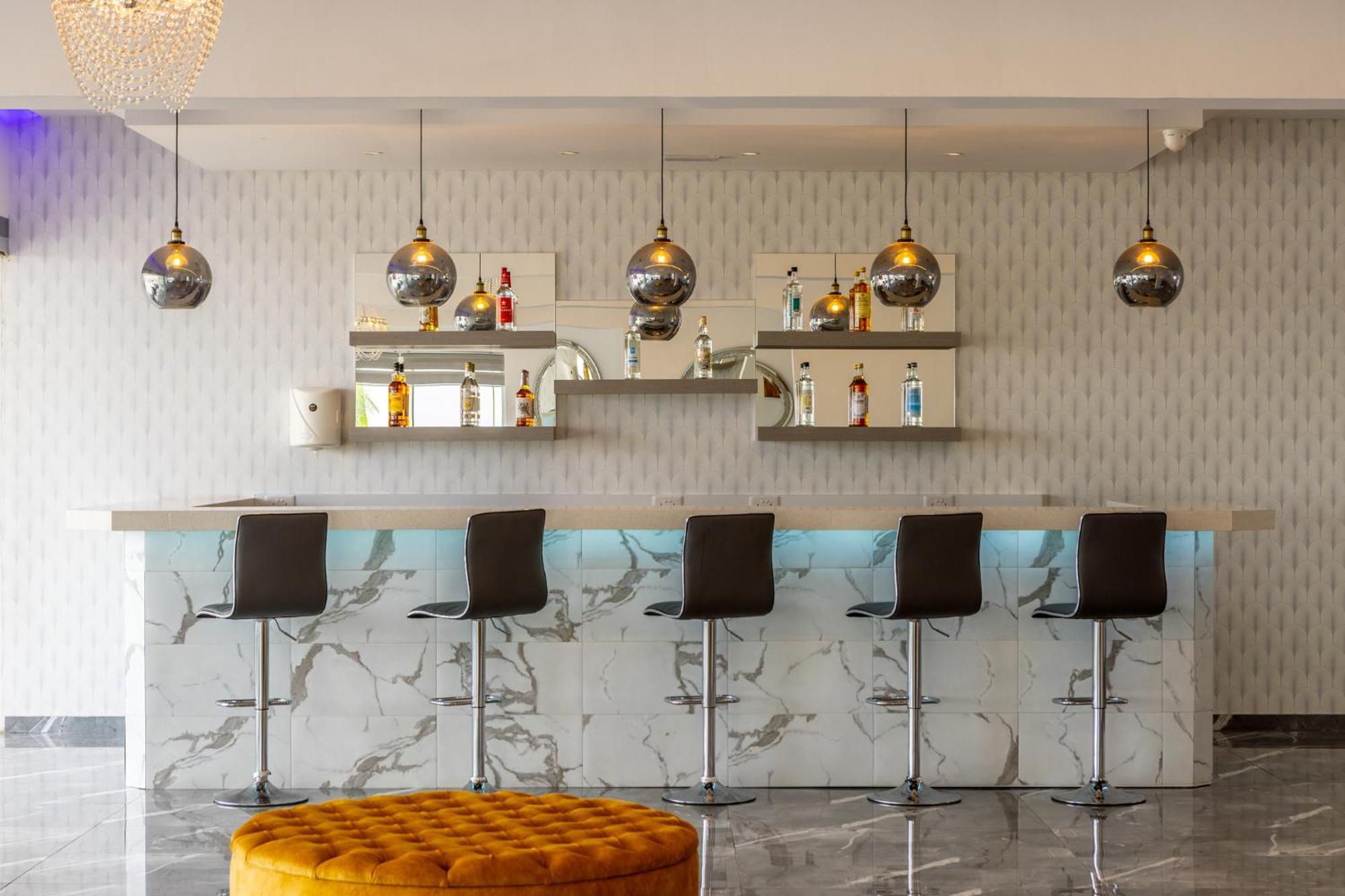 Milea Hotel Ayia Napa Bagian luar foto