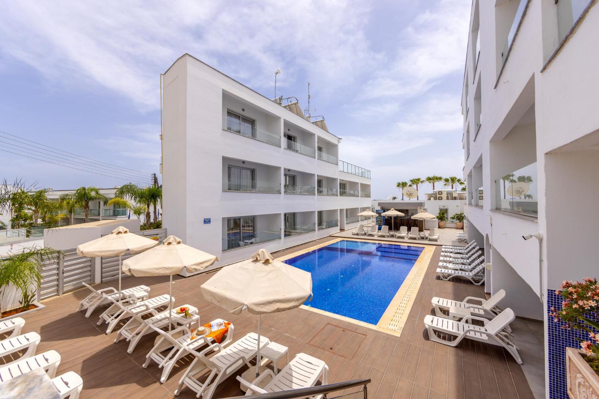 Milea Hotel Ayia Napa Bagian luar foto